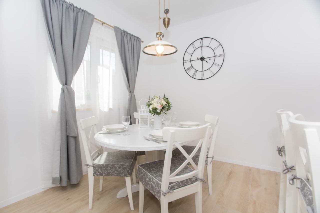 שיבניק Apartman Slavice מראה חיצוני תמונה