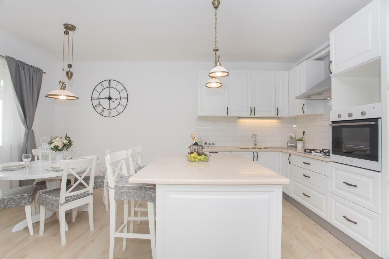 שיבניק Apartman Slavice מראה חיצוני תמונה