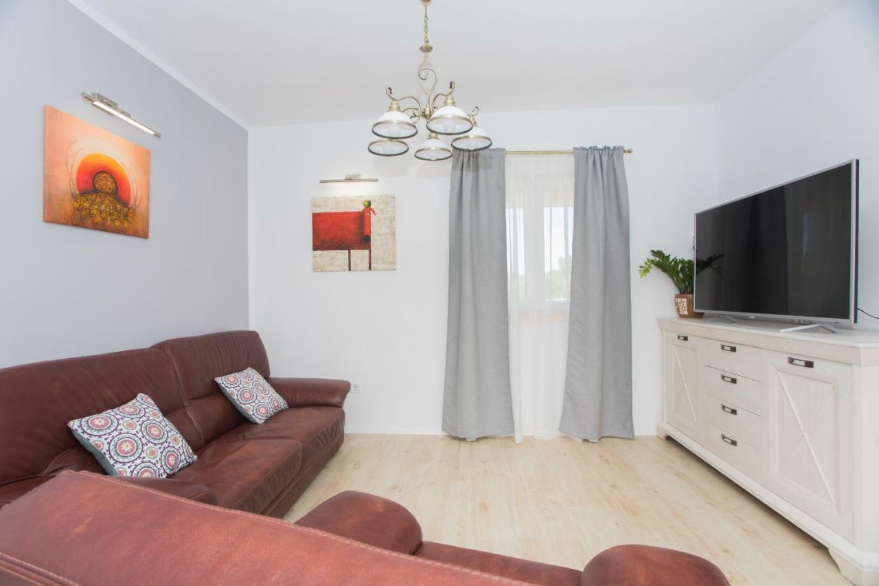שיבניק Apartman Slavice מראה חיצוני תמונה