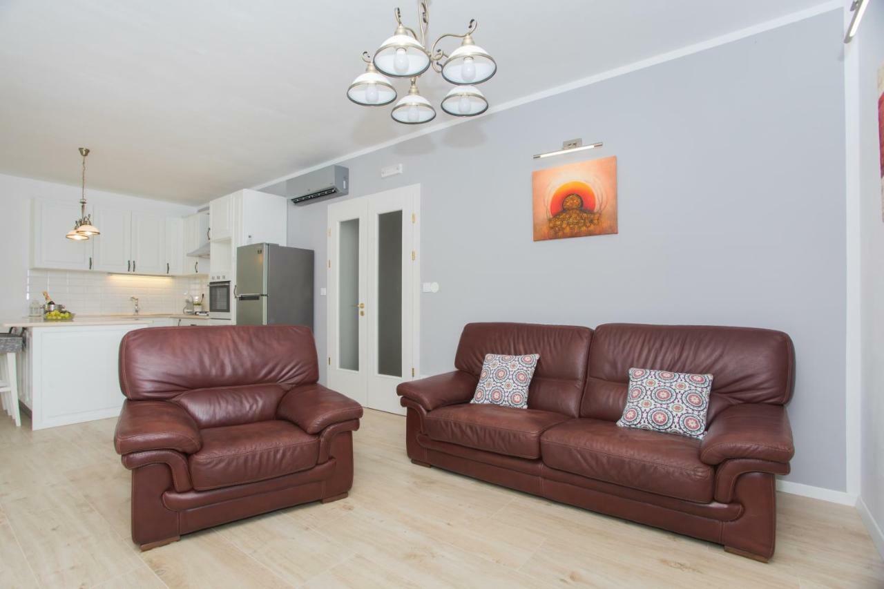 שיבניק Apartman Slavice מראה חיצוני תמונה