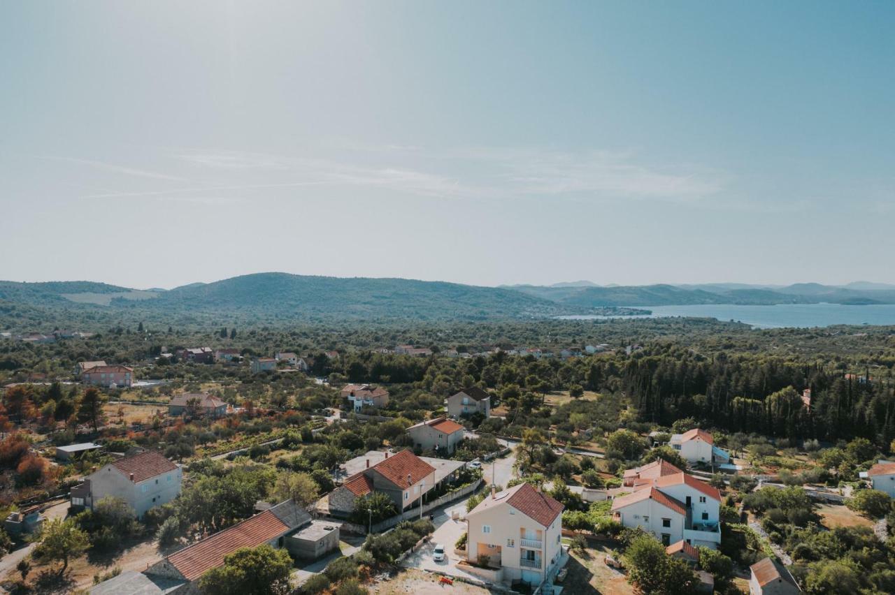 שיבניק Apartman Slavice מראה חיצוני תמונה